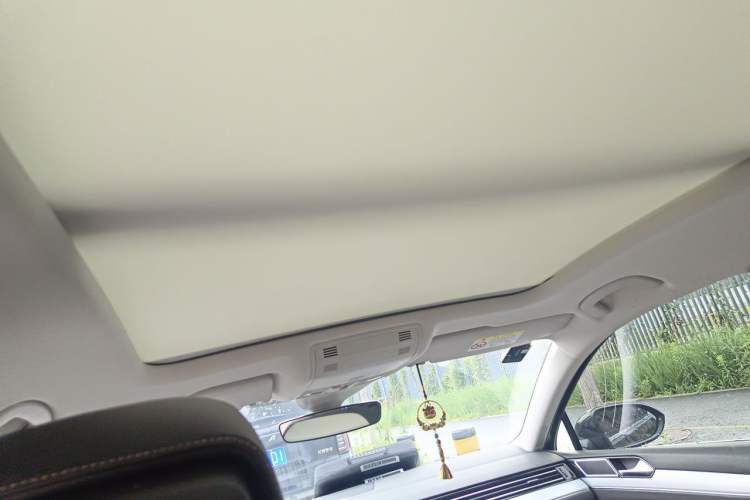 Used Volkswagen Magotan 2023 2 Million Units Commemorative Edition 330TSI DSG Luxury Version Headliner