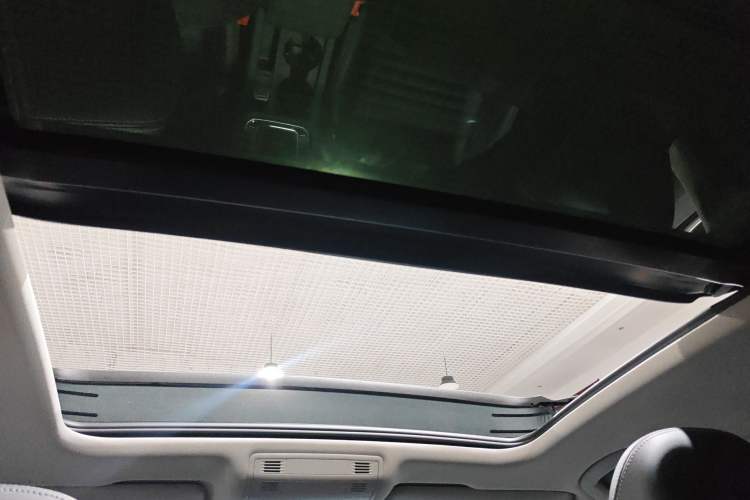 Used Volkswagen Magotan 2023 2 Million Units Limited-Edition 280TSI DSG Comfort Version Headliner