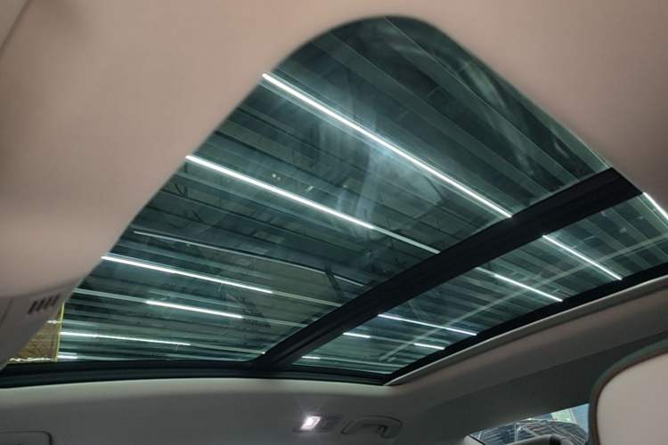 Used Volkswagen Magotan 2023 2 Million Units Commemorative Edition 330TSI DSG Luxury Version Headliner