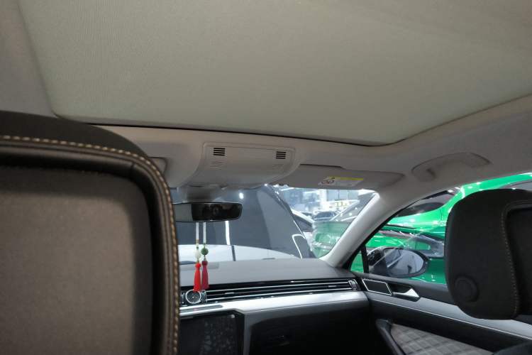 Used Volkswagen Magotan 2023 2 Million Units Commemorative Edition 330TSI DSG Luxury Version Headliner