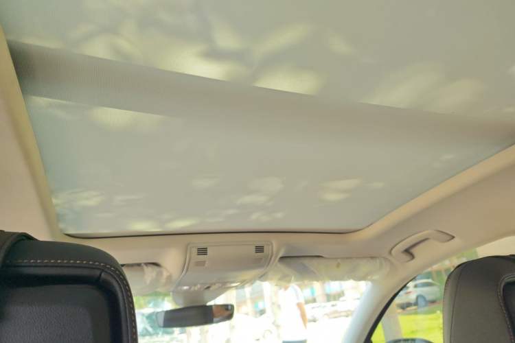 Used Volkswagen Magotan 2023 2 Million Units Commemorative Edition 330TSI DSG Luxury Version Headliner