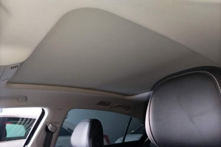 Used Volkswagen Magotan 2023 2 Million Units Limited-Edition 280TSI DSG Comfort Version Headliner