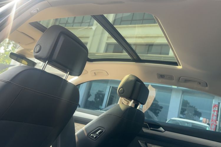 Used Volkswagen Magotan 2023 2 Million Units Commemorative Edition 330TSI DSG Luxury Version Headliner