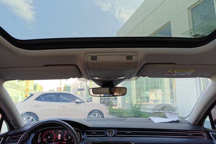 Used Volkswagen Magotan 2023 2 Million Units Commemorative Edition 330TSI DSG Luxury Version Headliner