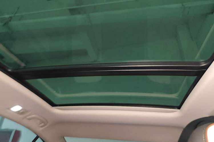 Used Volkswagen Magotan 2023 2 Million Units Commemorative Edition 330TSI DSG Luxury Version Headliner