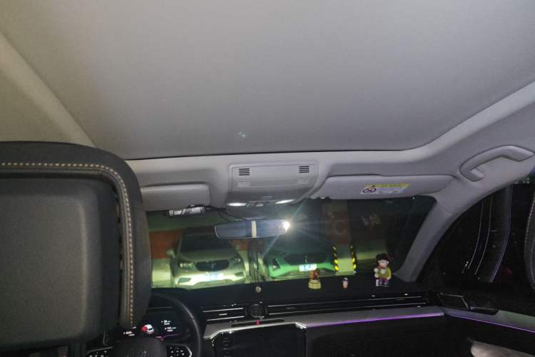 Used Volkswagen Magotan 2023 2 Million Units Commemorative Edition 330TSI DSG Luxury Version Headliner