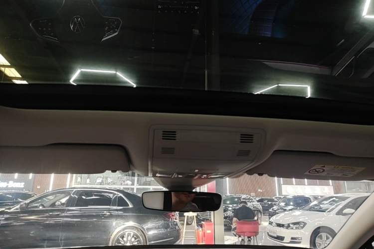 Used Volkswagen Magotan 2023 2 Million Units Commemorative Edition 330TSI DSG Luxury Version Headliner