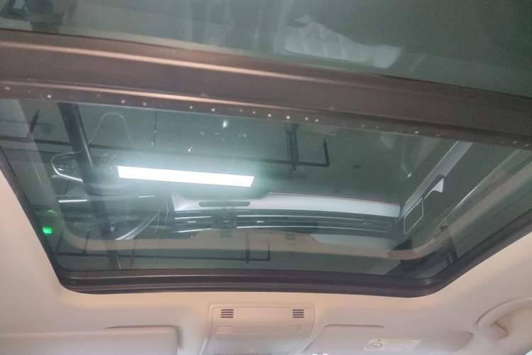 Used Volkswagen Magotan 2023 2 Million Units Commemorative Edition 330TSI DSG Luxury Version Headliner