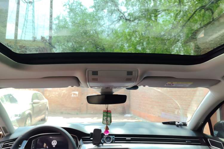 Used Volkswagen Magotan 2023 2 Million Units Commemorative Edition 330TSI DSG Luxury Version Headliner