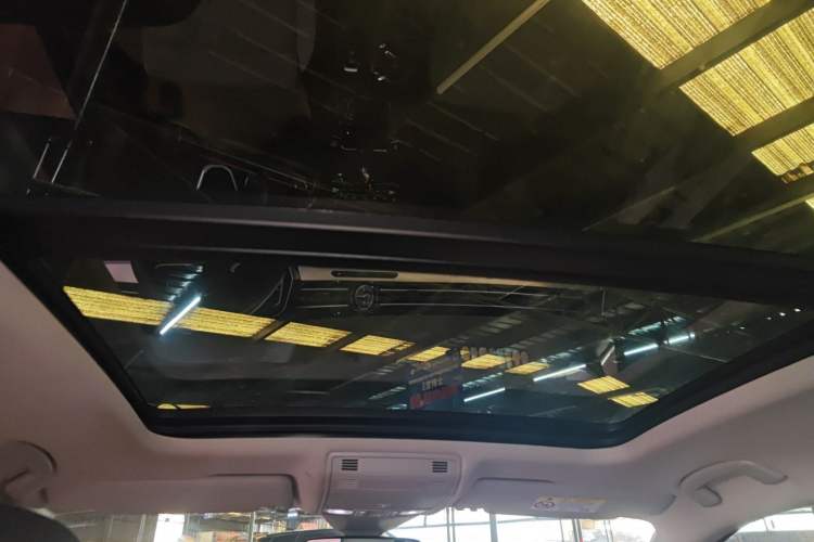 Used Volkswagen Magotan 2023 2 Million Units Commemorative Edition 330TSI DSG Luxury Version Headliner