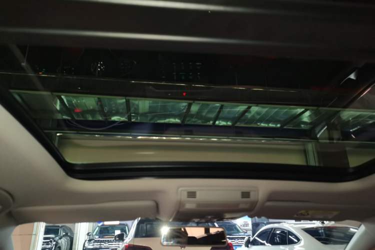 Used Volkswagen Magotan 2023 2 Million Units Limited-Edition 280TSI DSG Comfort Version Headliner