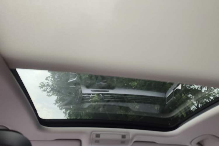 Used Volkswagen Magotan 2023 2 Million Units Commemorative Edition 330TSI DSG Luxury Version Headliner