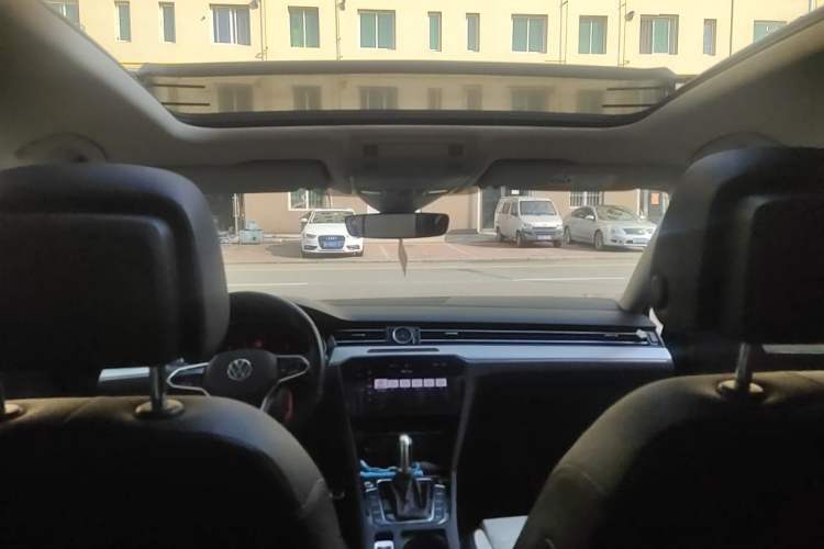 Used Volkswagen Magotan 2023 2 Million Units Commemorative Edition 330TSI DSG Luxury Version Headliner