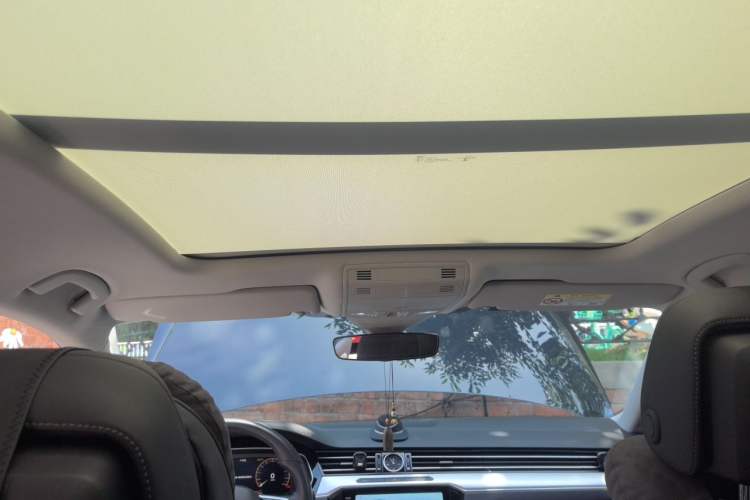 Used Volkswagen Magotan 2023 2 Million Units Commemorative Edition 330TSI DSG Luxury Version Headliner