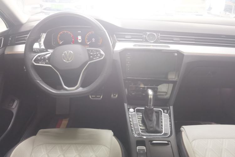 Used Volkswagen Magotan 2023 2 Million Units Commemorative Edition 330TSI DSG Luxury Version Instrument Cluster
