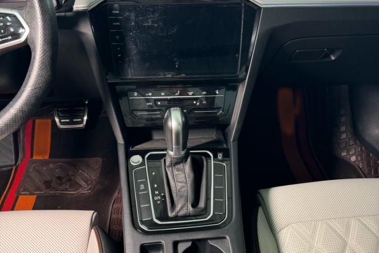 Used Volkswagen Magotan 2023 2 Million Units Commemorative Edition 330TSI DSG Luxury Version Instrument Cluster