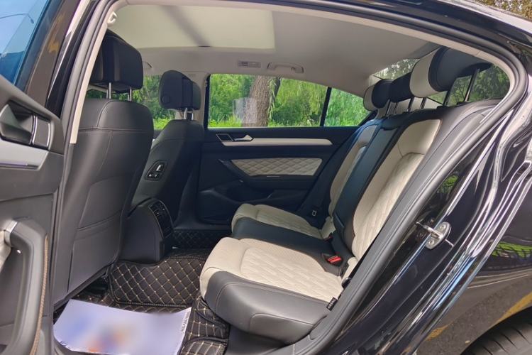 Used Volkswagen Magotan 2023 2 Million Units Commemorative Edition 330TSI DSG Luxury Version Interior 1