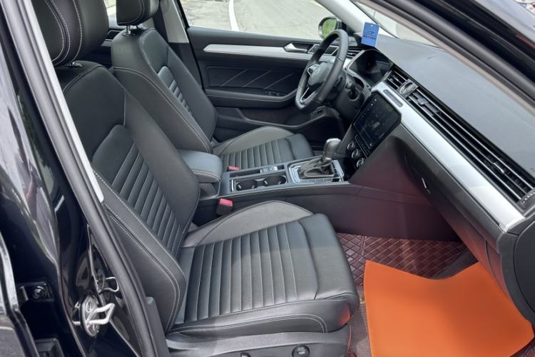 Used Volkswagen Magotan 2023 2 Million Units Limited-Edition 280TSI DSG Comfort Version Interior 1