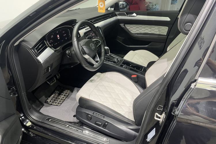 Used Volkswagen Magotan 2023 2 Million Units Limited-Edition 380TSI DSG Flagship Version Interior 1