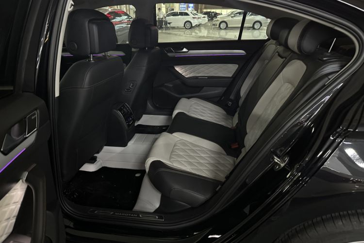 Used Volkswagen Magotan 2023 2 Million Units Commemorative Edition 330TSI DSG Luxury Version Interior 1