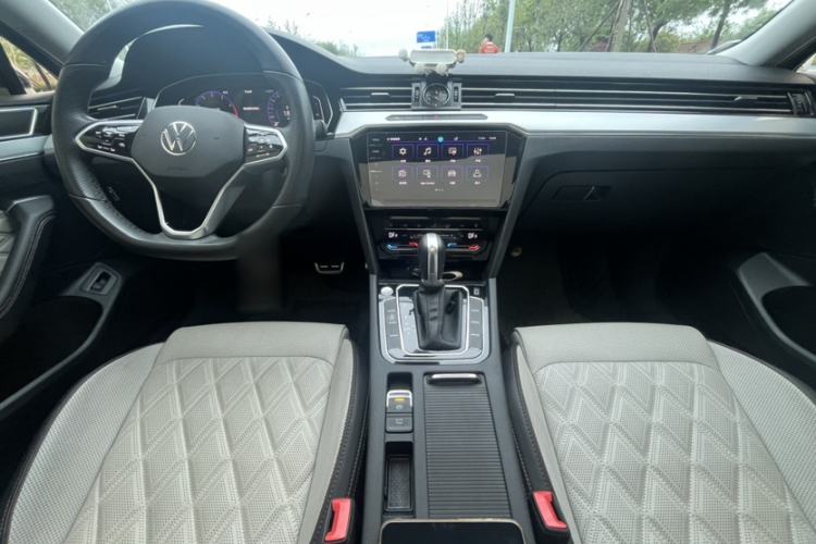 Used Volkswagen Magotan 2023 2 Million Units Commemorative Edition 330TSI DSG Luxury Version Interior 1
