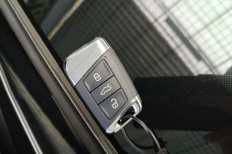 Used Volkswagen Magotan 2023 2 Million Units Commemorative Edition 330TSI DSG Luxury Version Interior 1