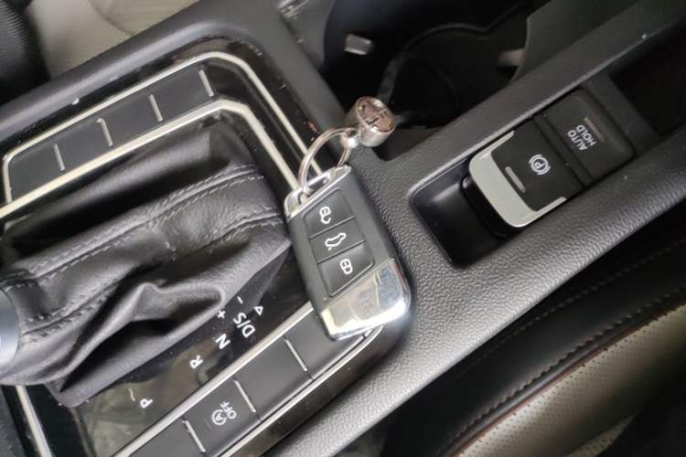 Used Volkswagen Magotan 2023 2 Million Units Commemorative Edition 330TSI DSG Luxury Version Interior 1