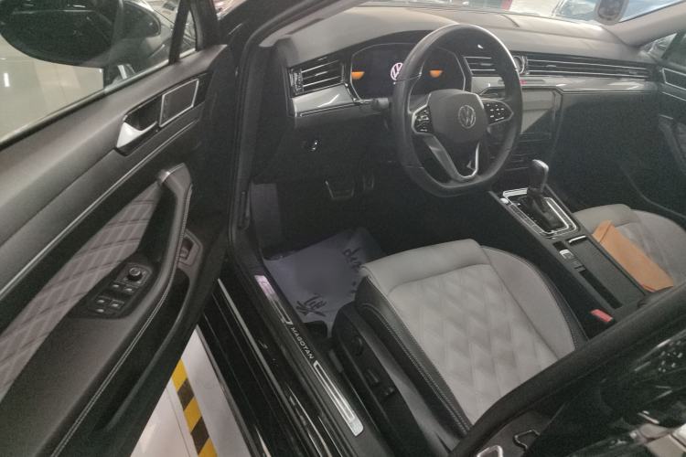 Used Volkswagen Magotan 2023 2 Million Units Limited Edition 330TSI DSG Leading Version Interior 1