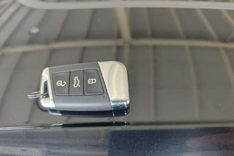 Used Volkswagen Magotan 2023 2 Million Units Limited Edition 330TSI DSG Leading Version Interior 1