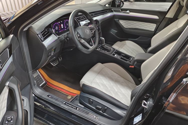 Used Volkswagen Magotan 2023 2 Million Units Commemorative Edition 330TSI DSG Luxury Version Interior 1