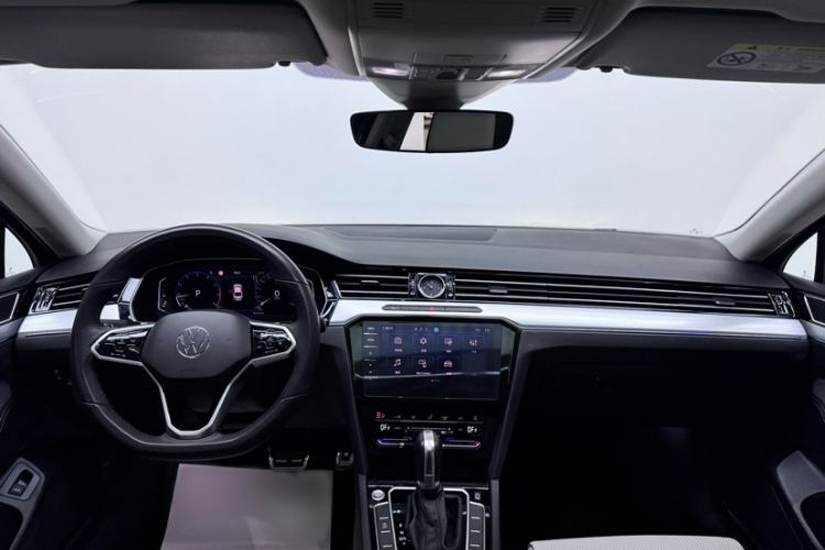 Used Volkswagen Magotan 2023 2 Million Units Commemorative Edition 330TSI DSG Luxury Version Interior 1