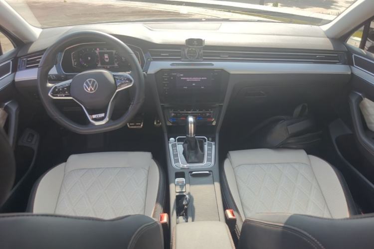 Used Volkswagen Magotan 2023 2 Million Units Commemorative Edition 330TSI DSG Luxury Version Interior 1