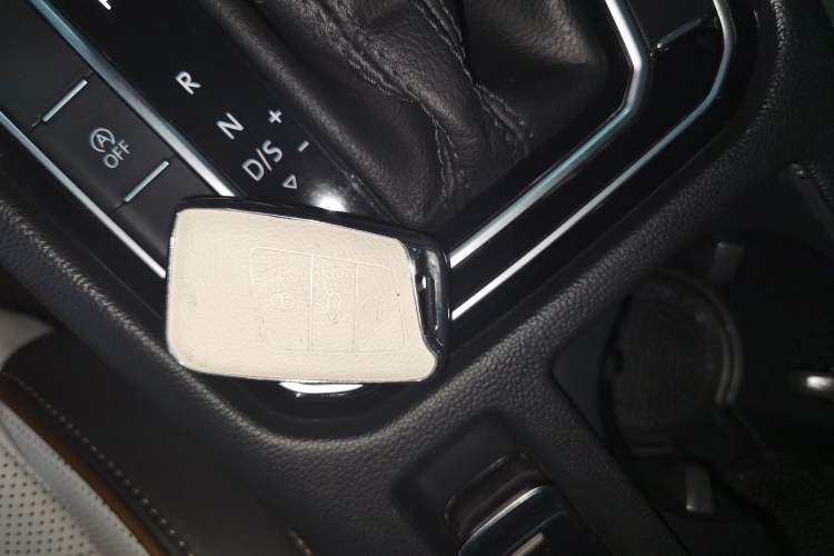 Used Volkswagen Magotan 2023 2 Million Units Commemorative Edition 330TSI DSG Luxury Version Interior 1