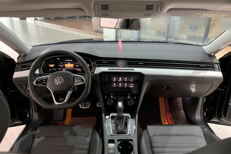 Used Volkswagen Magotan 2023 2 Million Units Limited-Edition 280TSI DSG Comfort Version Interior 1