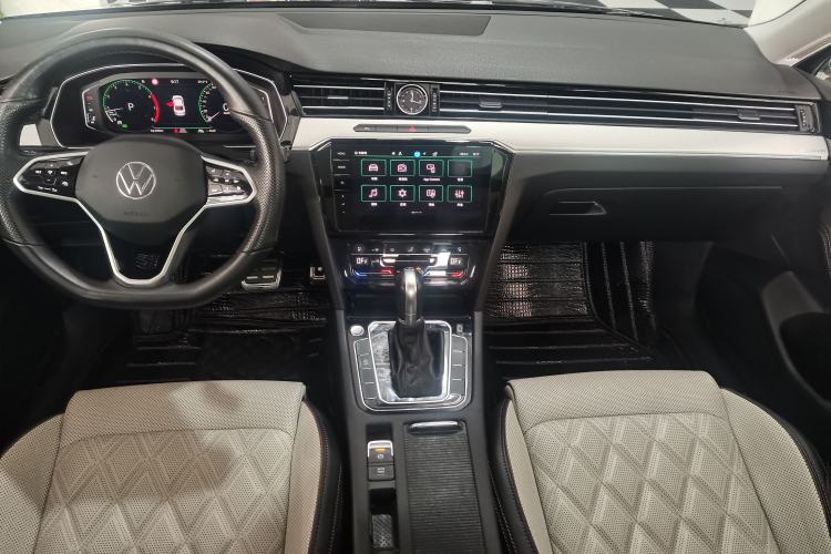 Used Volkswagen Magotan 2023 2 Million Units Commemorative Edition 330TSI DSG Luxury Version Interior 1