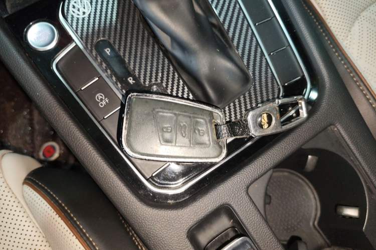 Used Volkswagen Magotan 2023 2 Million Units Limited Edition 330TSI DSG Leading Version Interior 1