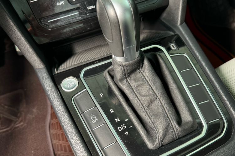 Used Volkswagen Magotan 2023 2 Million Units Commemorative Edition 330TSI DSG Luxury Version Interior 10