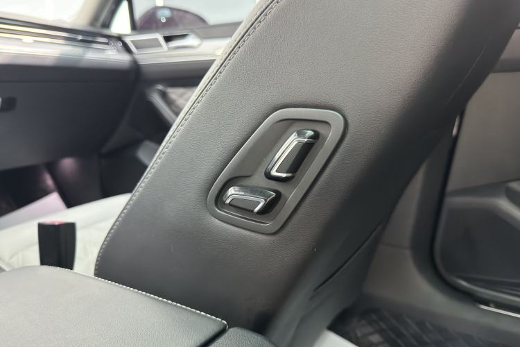 Used Volkswagen Magotan 2023 2 Million Units Limited Edition 330TSI DSG Leading Version Interior 10