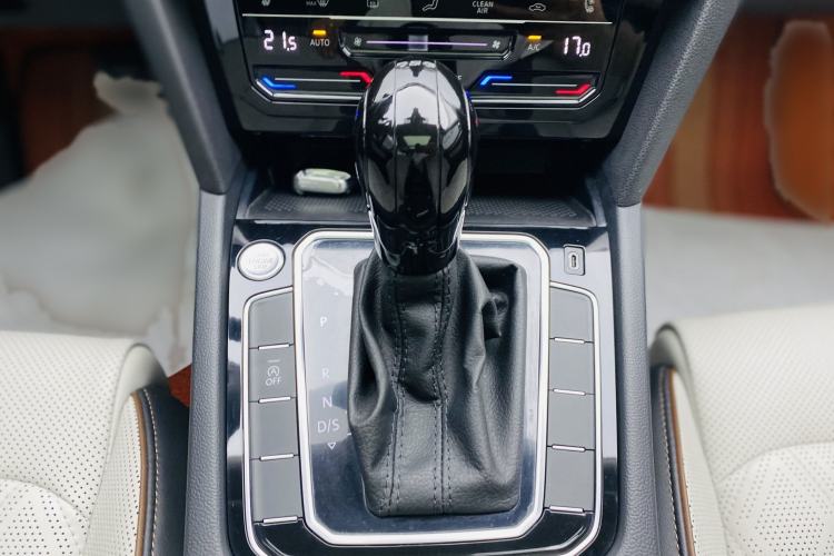Used Volkswagen Magotan 2023 2 Million Units Commemorative Edition 330TSI DSG Luxury Version Interior 10