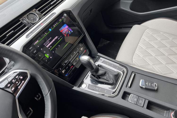 Used Volkswagen Magotan 2023 2 Million Units Commemorative Edition 330TSI DSG Luxury Version Interior 10