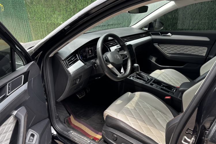 Used Volkswagen Magotan 2023 2 Million Units Commemorative Edition 330TSI DSG Luxury Version Interior 10