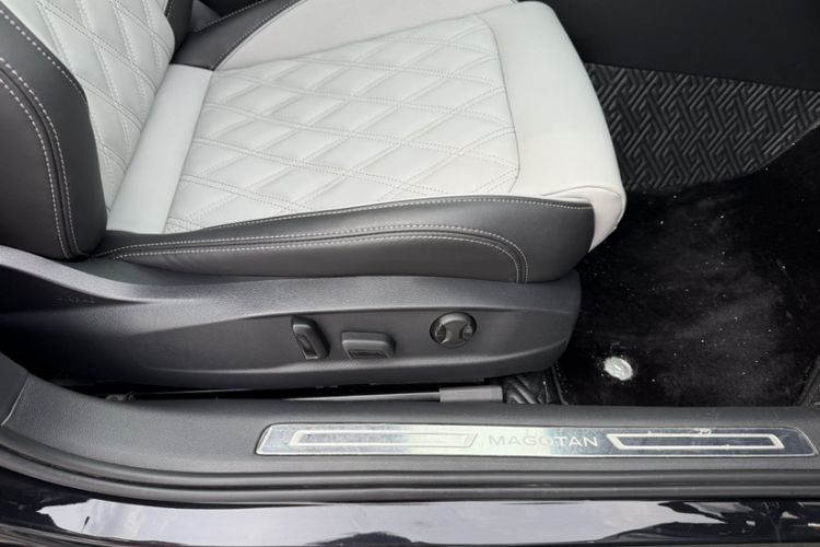 Used Volkswagen Magotan 2023 2 Million Units Limited Edition 330TSI DSG Leading Version Interior 11