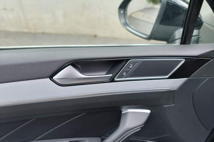 Used Volkswagen Magotan 2023 2 Million Units Limited-Edition 280TSI DSG Comfort Version Interior 11