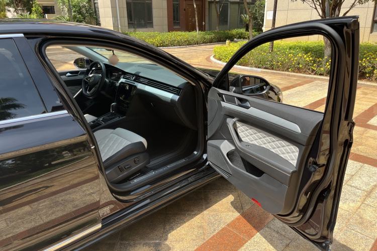 Used Volkswagen Magotan 2023 2 Million Units Commemorative Edition 330TSI DSG Luxury Version Interior 12