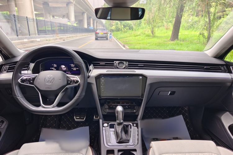 Used Volkswagen Magotan 2023 2 Million Units Commemorative Edition 330TSI DSG Luxury Version Interior 2