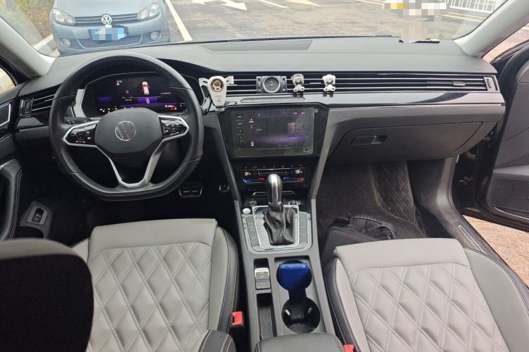 Used Volkswagen Magotan 2023 2 Million Units Limited Edition 330TSI DSG Leading Version Interior 2