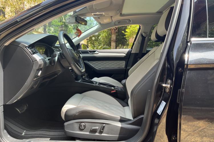 Used Volkswagen Magotan 2023 2 Million Units Commemorative Edition 330TSI DSG Luxury Version Interior 2