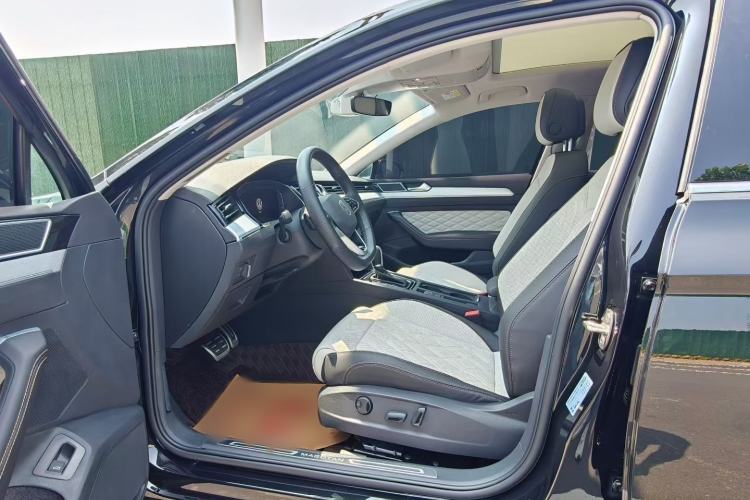 Used Volkswagen Magotan 2023 2 Million Units Commemorative Edition 330TSI DSG Luxury Version Interior 2