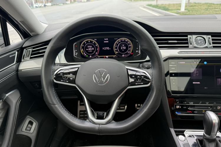 Used Volkswagen Magotan 2023 2 Million Units Limited Edition 330TSI DSG Leading Version Interior 2