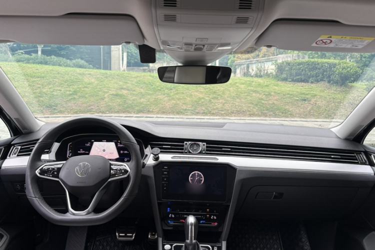 Used Volkswagen Magotan 2023 2 Million Units Limited Edition 330TSI DSG Leading Version Interior 2